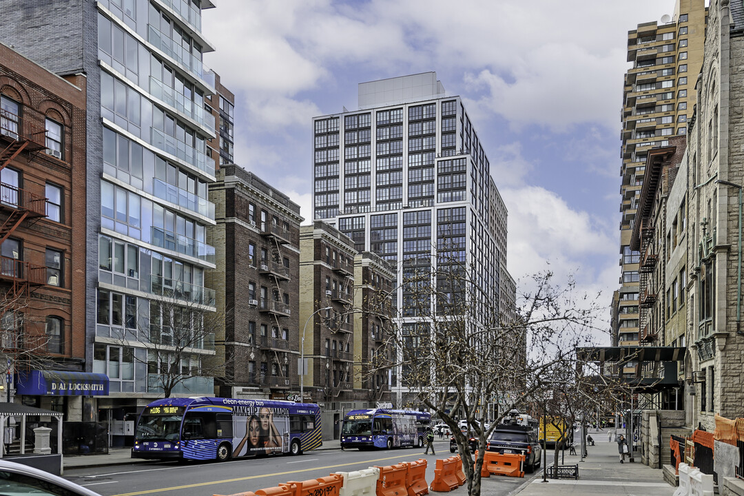 96+Broadway in New York, NY - Building Photo