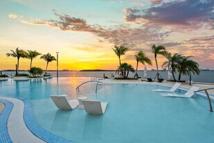 Biscayne Shores in Miami, FL - Building Photo