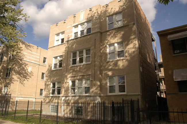 6317-6323 N Sacramento Ave in Chicago, IL - Building Photo - Building Photo