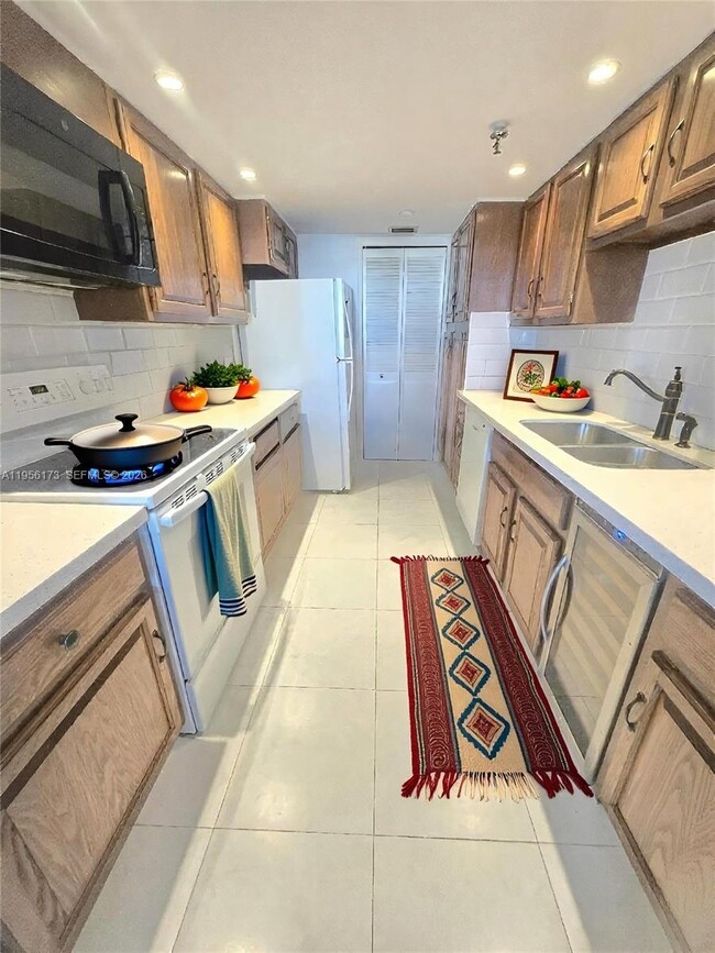 property at 899 Jeffery St