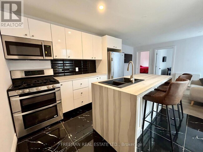 512 Clinton St in Toronto, ON - Building Photo - Building Photo