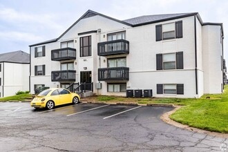 Westgate Village Apartments in Topeka, KS - Building Photo - Building Photo