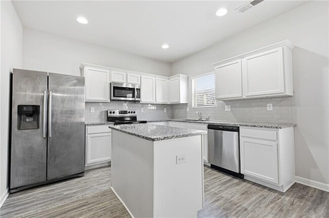 3237 Cedar Crest Way in Decatur, GA - Building Photo - Building Photo