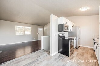 2115 Bainbridge Rd in Colorado Springs, CO - Building Photo - Building Photo