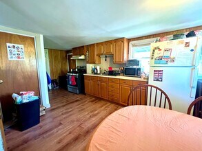 28A Cherry St, Unit 2 in Somerville, MA - Building Photo - Building Photo