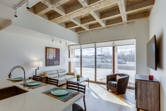 The Presley Apartments in Oklahoma City, OK - Building Photo - Interior Photo