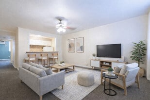 Heather House in Louisville, KY - Building Photo