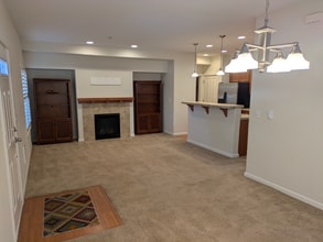 10828 NE Red Wing Way in Hillsboro, OR - Foto de edificio - Building Photo
