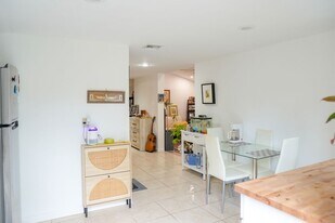 821 SW 13th Ct, Unit 602 in Pompano Beach, FL - Building Photo