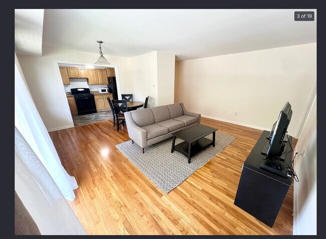 10527 Montrose Ave in Bethesda, MD - Building Photo - Building Photo