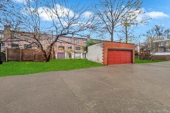 67-83 Groton St in Queens, NY - Building Photo - Building Photo