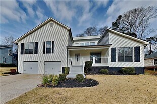 1318 Shiloh Trail E Northwest in Kennesaw, GA - Building Photo