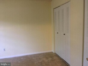 2410 Pond View Dr in West Chester, PA - Building Photo - Building Photo