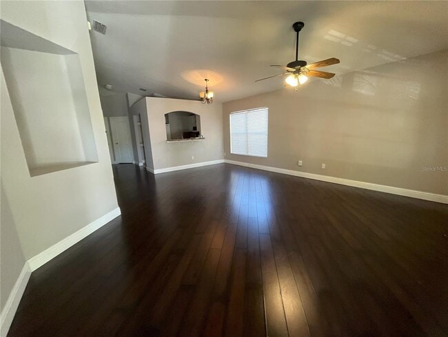 1014 Lake Shore Ranch Dr in Seffner, FL - Building Photo - Building Photo