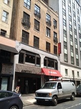 43-45 W 55th St in New York, NY - Building Photo - Building Photo