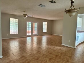 1366 Haulover Ave in Spring Hill, FL - Building Photo - Building Photo