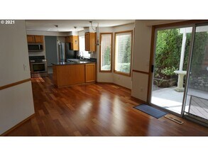 16056 NW Telshire Dr in Beaverton, OR - Building Photo - Building Photo