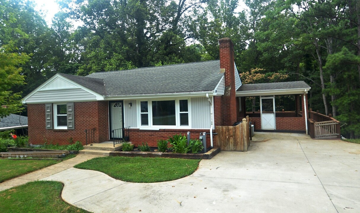 3428 Landon St in Lynchburg, VA - Building Photo