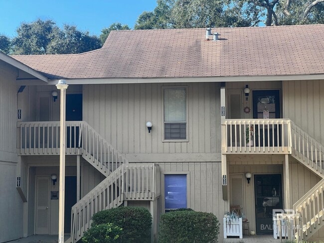 property at 2031 Sea Cliff Dr S