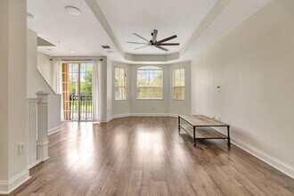 2562 Gardens Pkwy in Palm Beach Gardens, FL - Building Photo - Building Photo