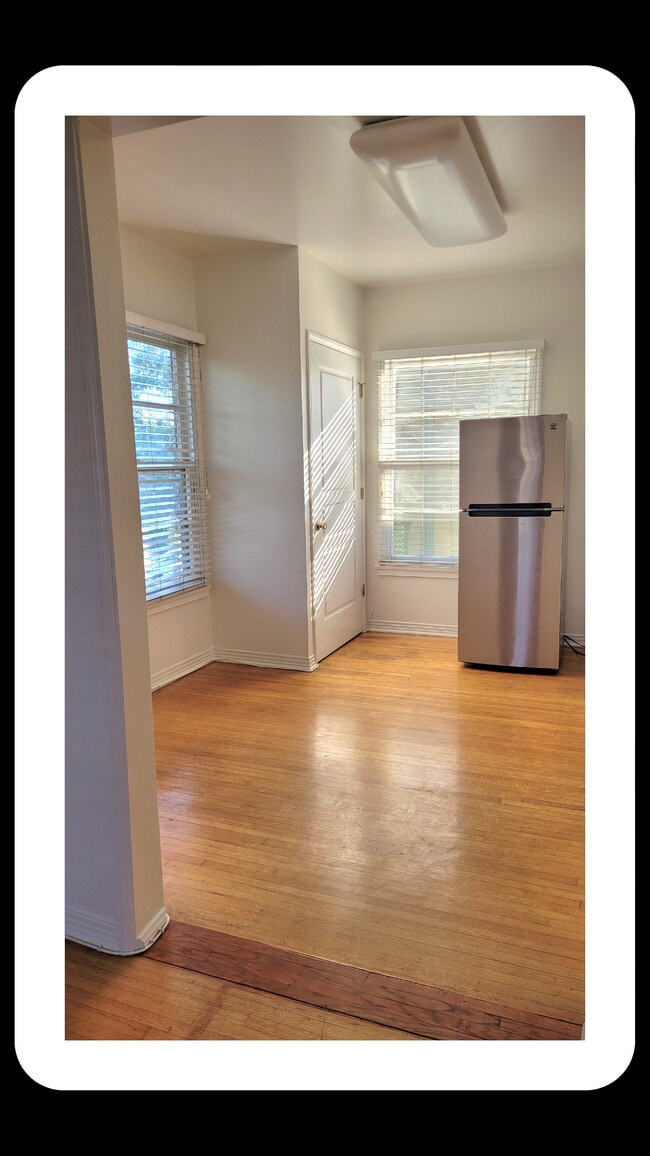 445 N Doheny Dr in Beverly Hills, CA - Building Photo - Building Photo