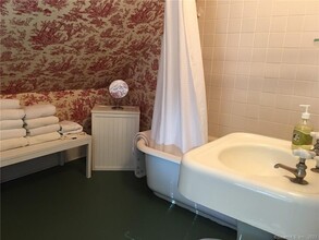 14 New Preston Hill Rd in Washington, CT - Building Photo - Building Photo