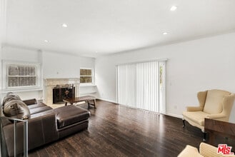 8309 Denise Ln in Los Angeles, CA - Building Photo - Building Photo