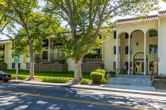 Las Brisas in Santa Clara, CA - Building Photo - Building Photo