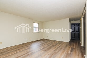 8208 Mt Charles Dr in Dayton, OH - Building Photo - Building Photo