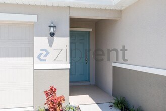 9286 Sandy Bluffs Circle in Parrish, FL - Foto de edificio - Building Photo