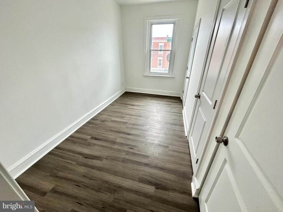 2731 W Girard Ave Photo