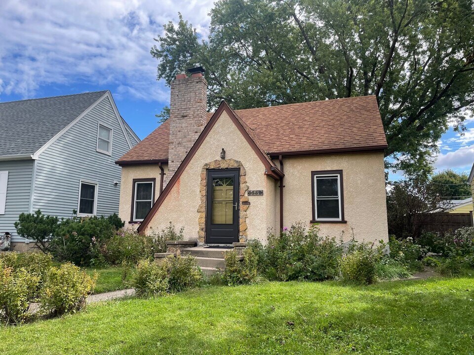 1532 Huron St in St. Paul, MN - Building Photo