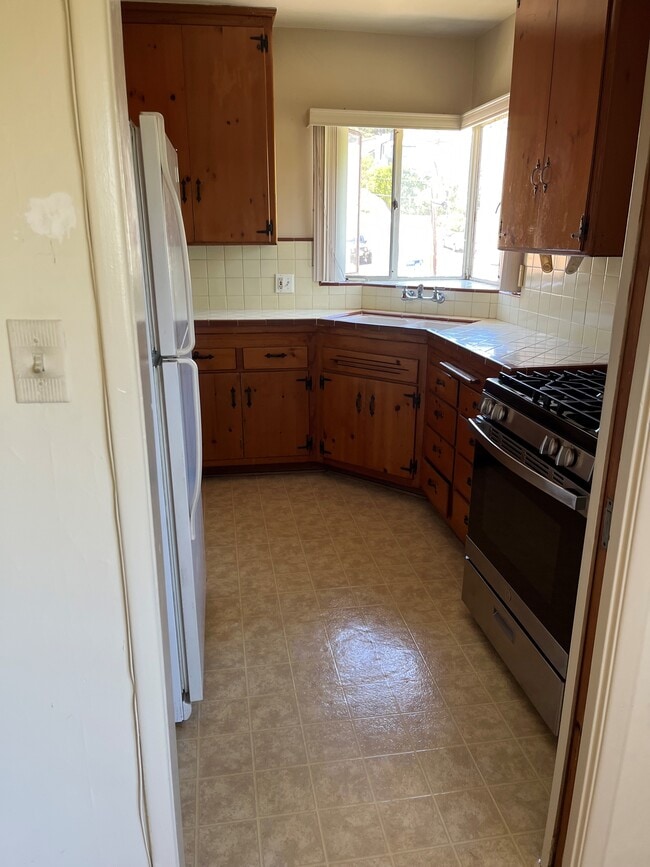 4310 Finley Ave in Los Angeles, CA - Building Photo - Building Photo