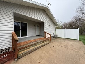 5420 E Michigan Ave in Jackson, MI - Building Photo - Building Photo