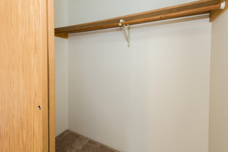 Campbell View Apartments in Anchorage, AK - Building Photo - Interior Photo