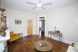 1372 Neil Ave, Unit 1 in Columbus, OH - Building Photo - Building Photo