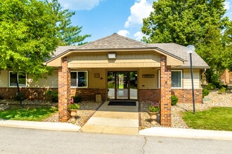 Regency Woods in West Des Moines, IA - Foto de edificio - Building Photo