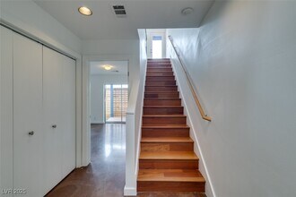 1194 Carson Ave in Las Vegas, NV - Building Photo - Building Photo