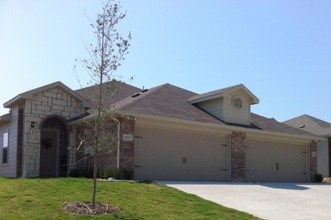 Town Creek Townhomes in Weatherford, TX - Building Photo - Building Photo