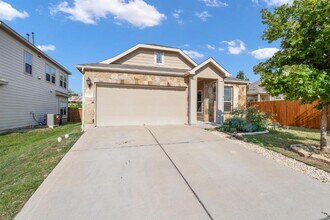5704 Arbor Hill Ln in Austin, TX - Foto de edificio - Building Photo