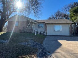 1324 Whispering Trail in Dallas, TX - Building Photo