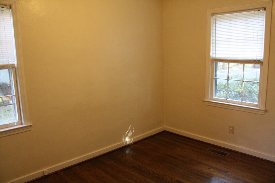 2624 Weaver Rd SW in Roanoke, VA - Foto de edificio