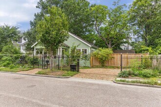 201 Walton St in Houston, TX - Building Photo - Building Photo