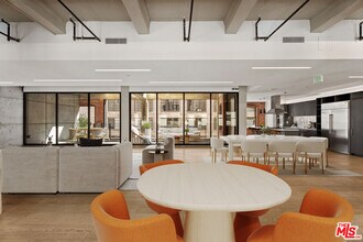 808 S Broadway in Los Angeles, CA - Building Photo - Building Photo