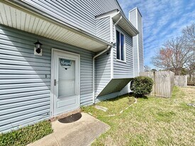 1430 Sierra Dr in Virginia Beach, VA - Building Photo