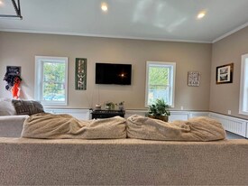 13 Rockaway Rd in Falmouth, ME - Building Photo