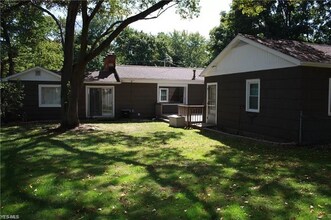 2870 Kent Rd in Silver Lake, OH - Building Photo - Building Photo