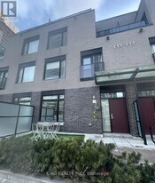 4010 Parkside Village Dr in Mississauga, ON - Building Photo