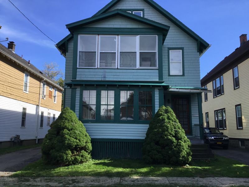 1023 Downer Ave in Utica, NY - Foto de edificio