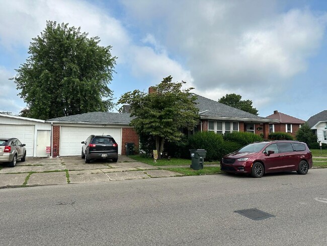 property at 205 S 15th St
